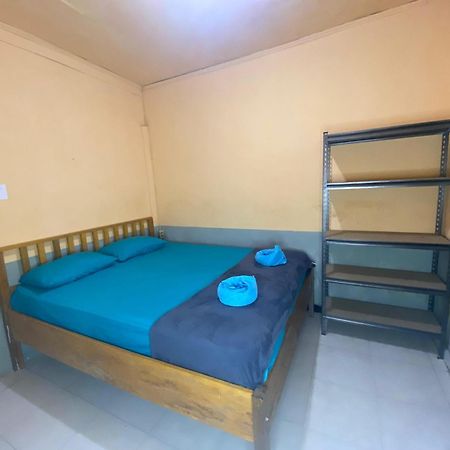 Harry & Mimin Homestay ゴロンタロ エクステリア 写真