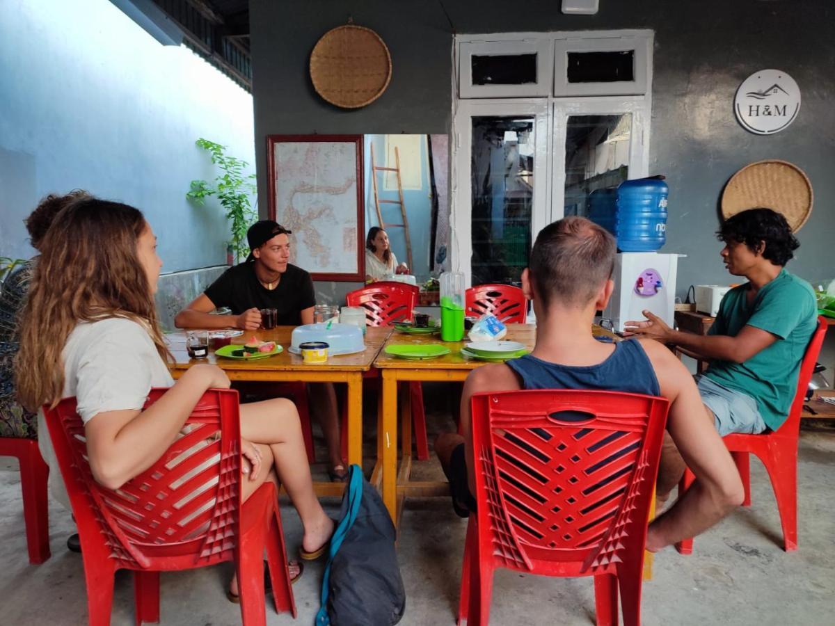 Harry & Mimin Homestay ゴロンタロ エクステリア 写真