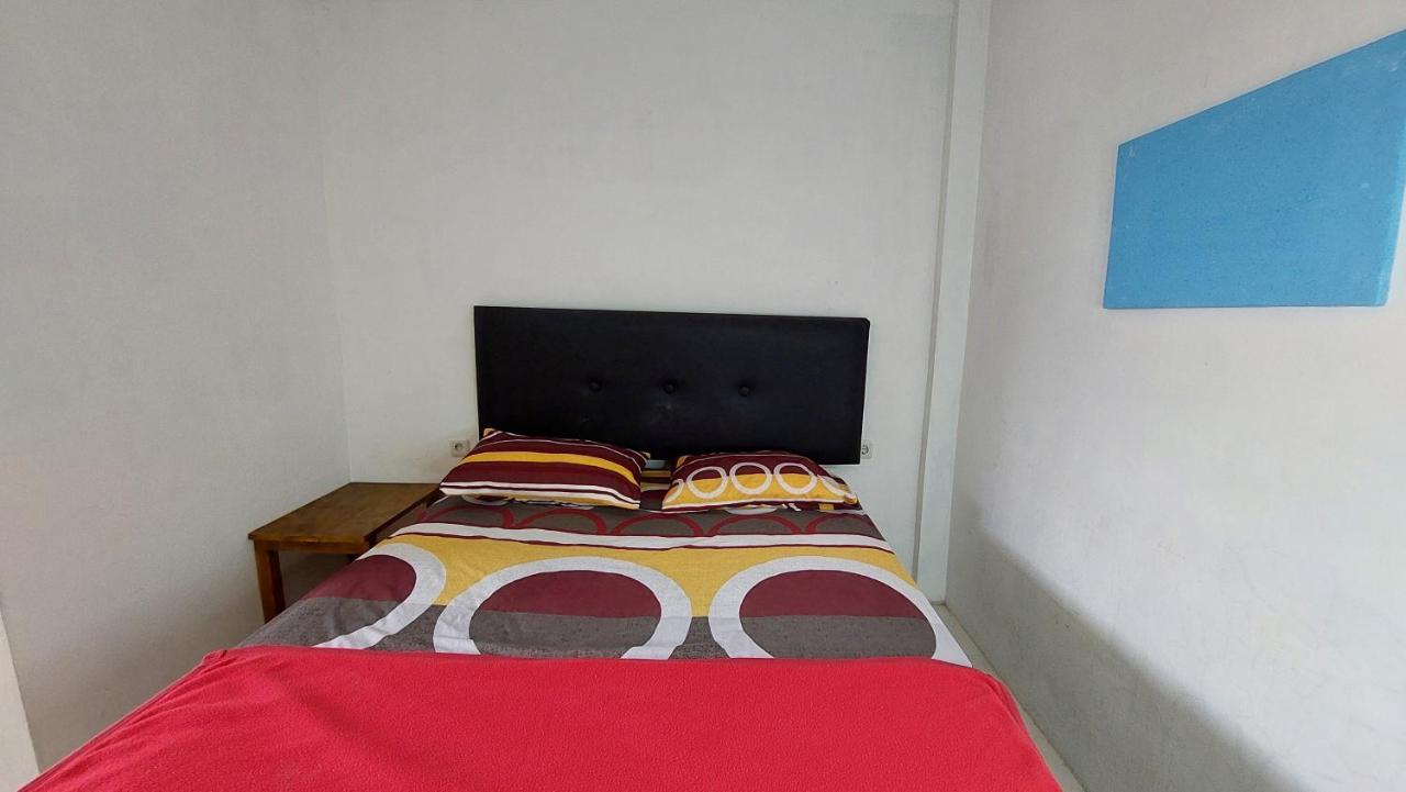 Harry & Mimin Homestay ゴロンタロ エクステリア 写真
