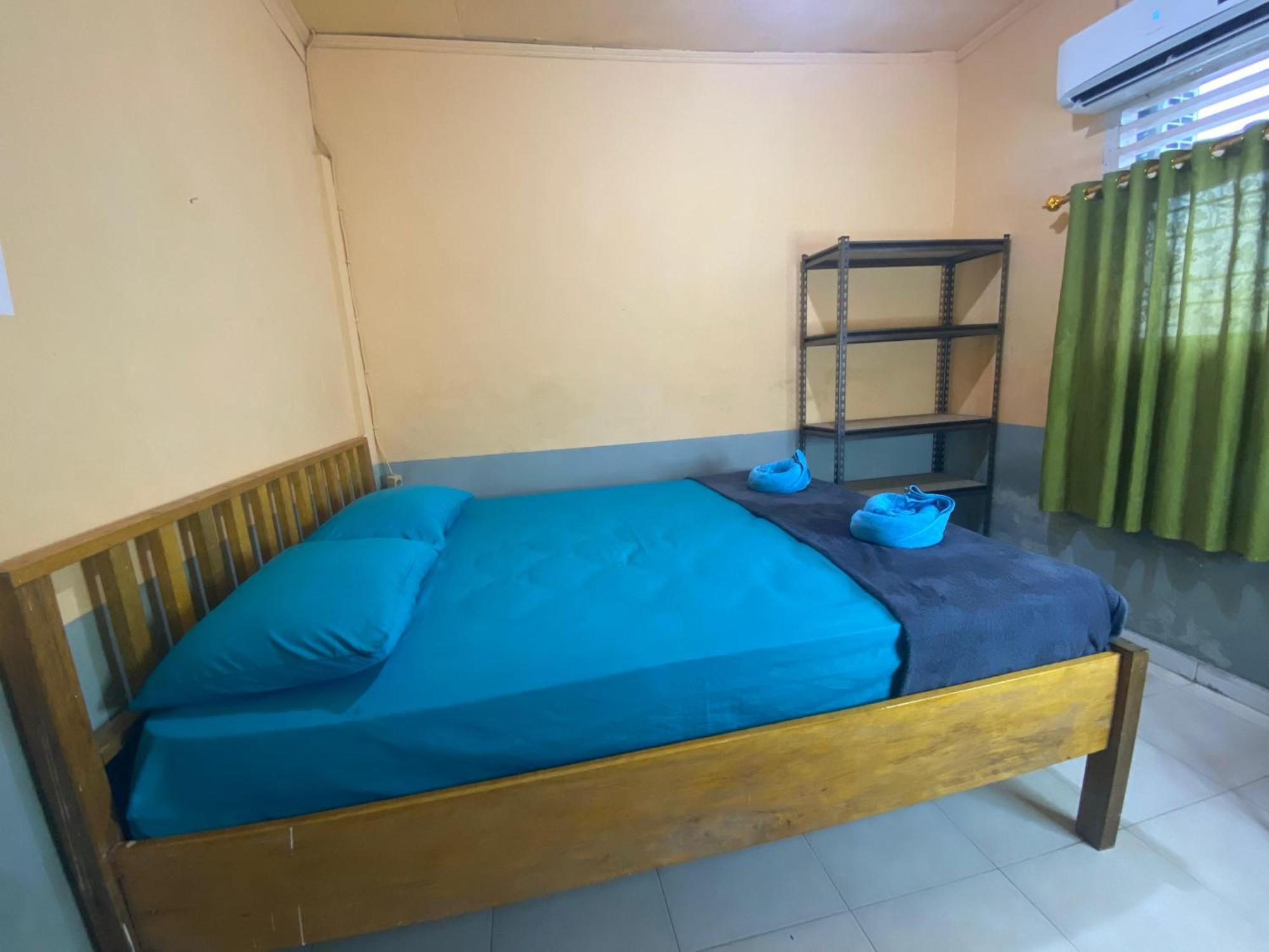 Harry & Mimin Homestay ゴロンタロ エクステリア 写真