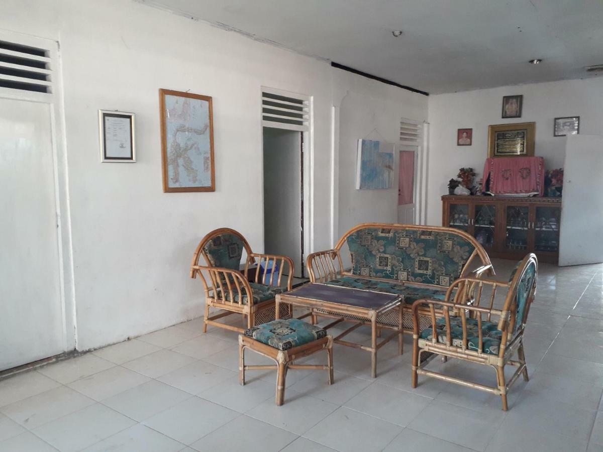 Harry & Mimin Homestay ゴロンタロ エクステリア 写真