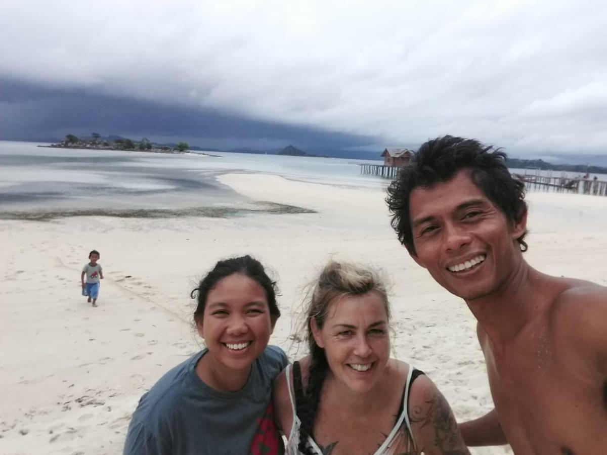 Harry & Mimin Homestay ゴロンタロ エクステリア 写真